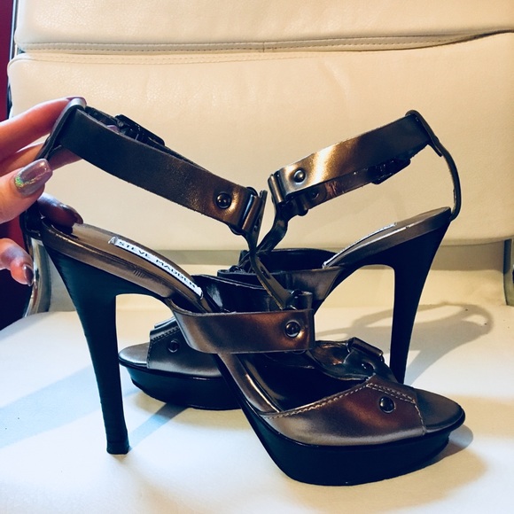 Shoes 👠 - Picture 3 of 8